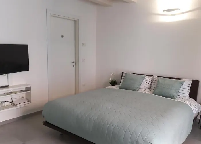 28 Apartment *