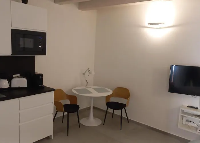 Apartment 28