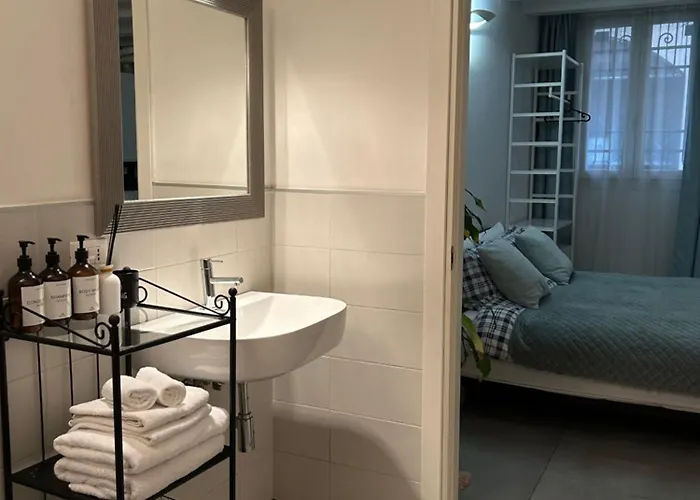 Apartment 28